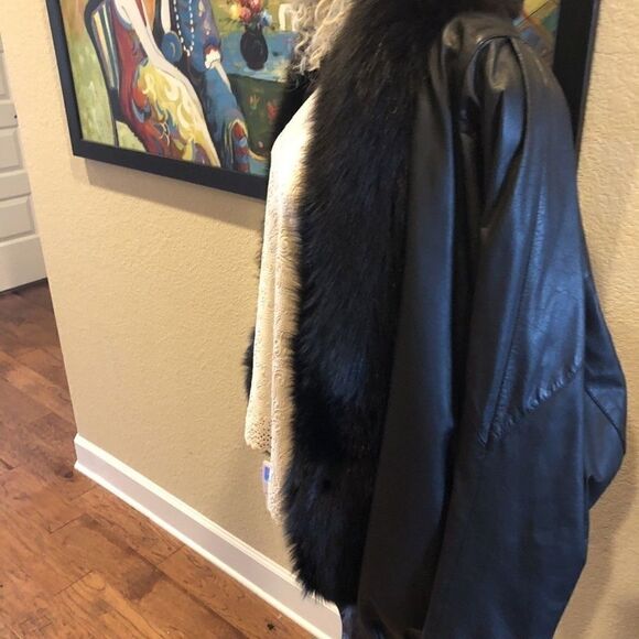 Classy Black Fox Fur Collared Leather Jacket Coat - Picture 2 of 10
